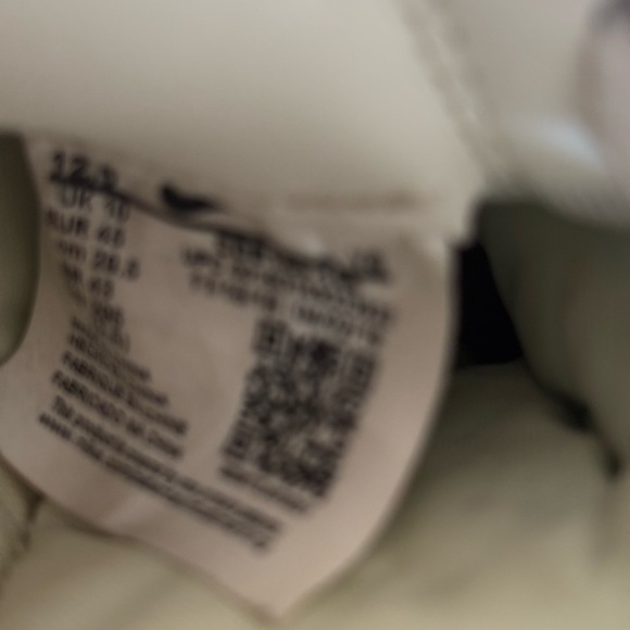 2019
Off-White x Wmns Waffle Racer 'Electric Green' - Picture 9 of 14